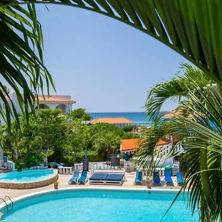 Beachfront & Pool 2Bdr 2Bth Ocean-Tropical-Escape