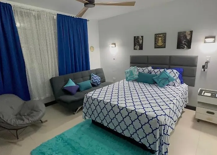 Beachfront & Pool 2bdr 2bth Ocean-tropical-escape Aparthotel