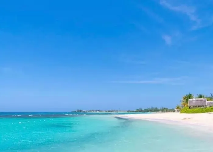 Aparthotel Beachfront & Pool 2bdr 2bth Ocean-tropical-escape Runaway Bay